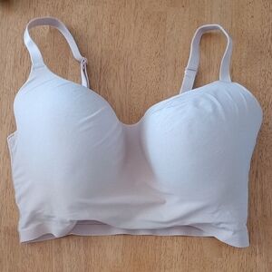 Women's Pink Victorias Secret Wireless Lightly Lined Bra Size M-DD